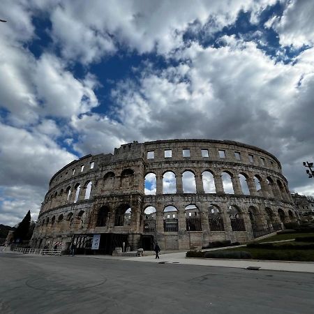 Apartamento Domus Nostrae-Pula Exterior foto
